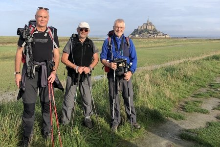 En octobre, 3 pèlerins ont marchés vers le Mont Saint-Michel : ils nous racontent 